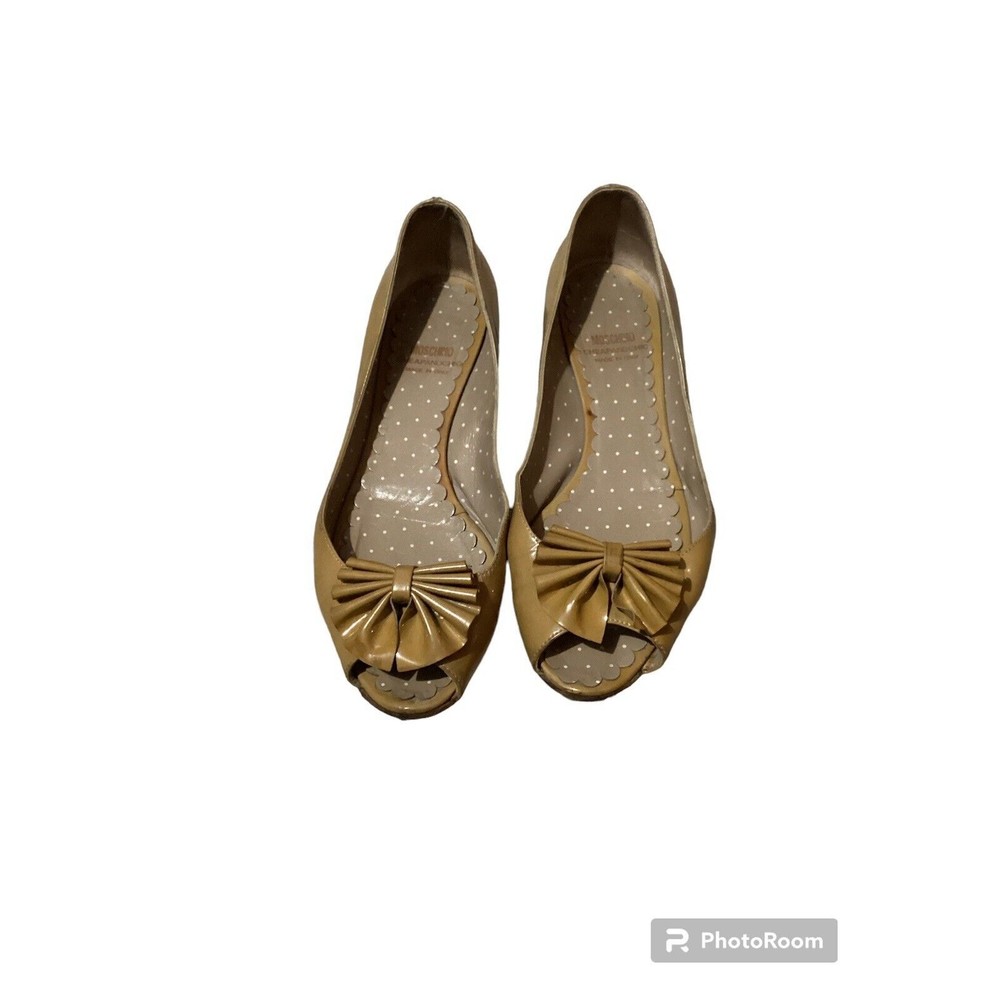 Moschino Cheap And Chic Dark Yellow Patent Leather Kitten Heels